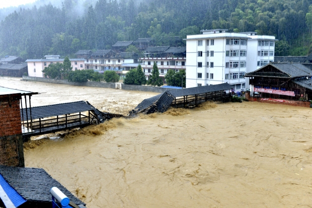 Китай охвачен наводнением: ущерб оценивают в $16 млн