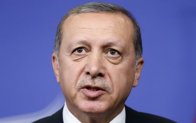 Эрдоган намерен взять Сирию под свой контроль: президент предложил ввести над страной бесполетную зону, лишив Россию и США влияния на боевые действия