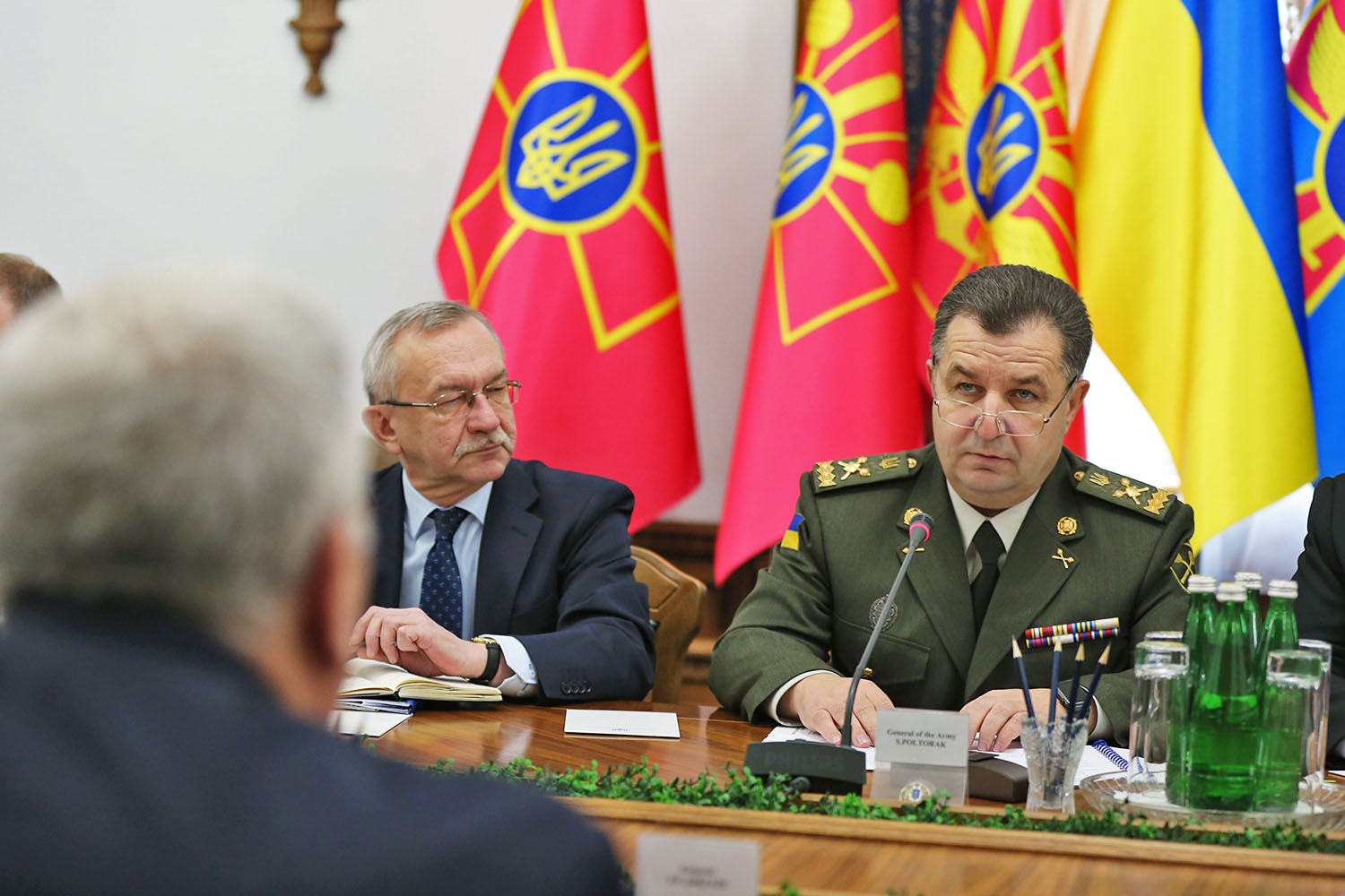 Полторак готовит реформу ВСУ по стандартам НАТО: европейские эксперты помогут добиться успеха министру обороны Украины