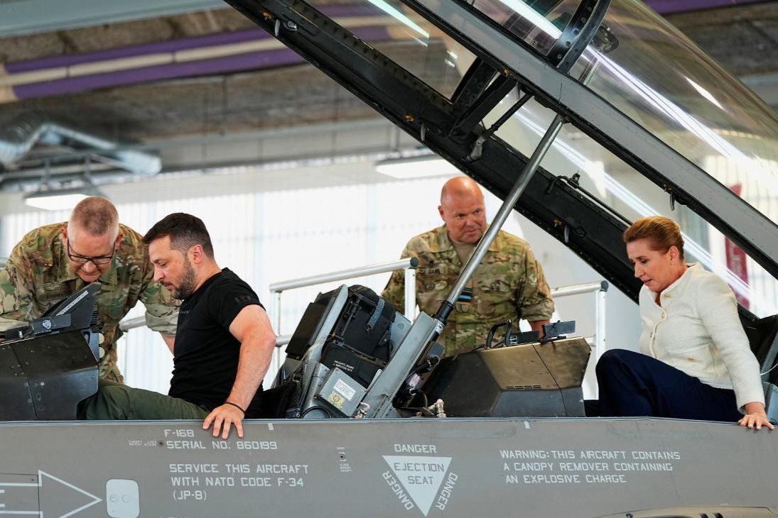 ​В Украину прибыла вторая партия F-16 - Зеленский
