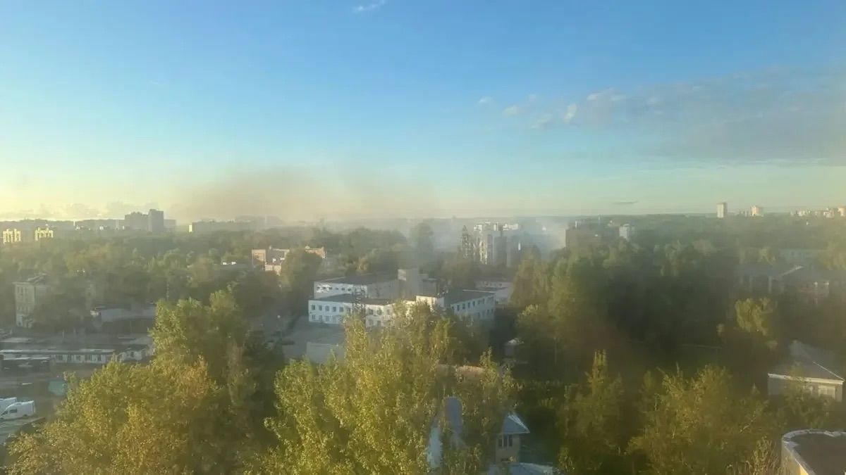 В Ярославле украинские БПЛА подожгли стратегический НПЗ