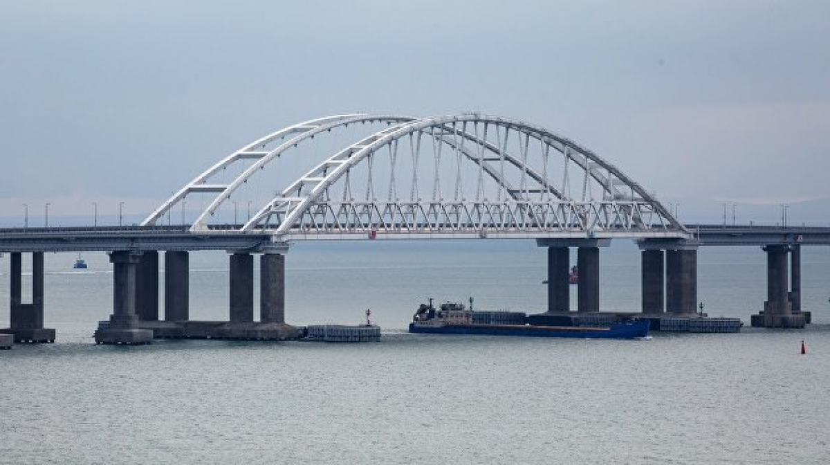 Попытка подрыва Крымского моста за 7 дней до приезда Путина: появилось скандальное видео