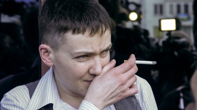 Подробности голодной забастовки Савченко: нардеп полностью отказалась от еды, но регулярно курит и пьет воду
