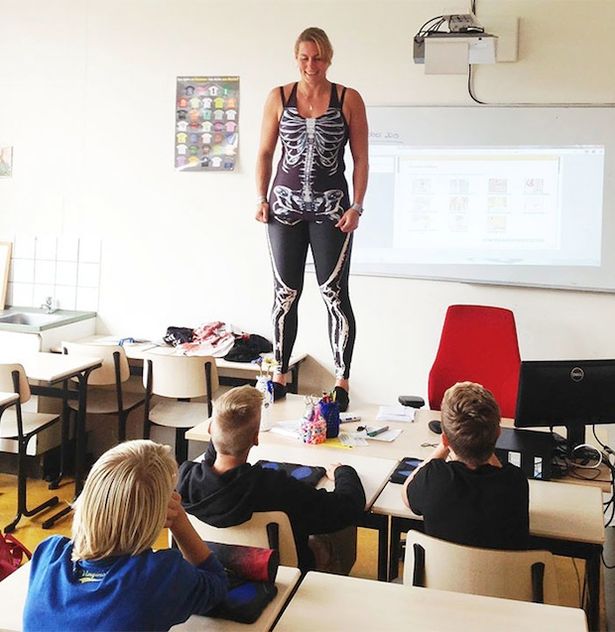 Ноу-хау в преподавании: голландская учительница разделась перед школьниками