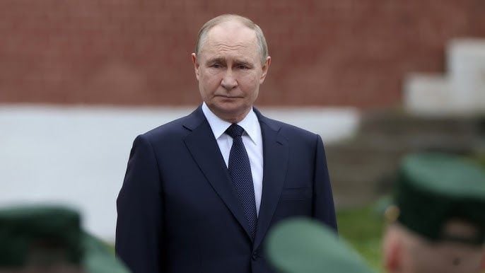 Путин превращается в "хромую утку": российские элиты перестали его уважать - СМИ