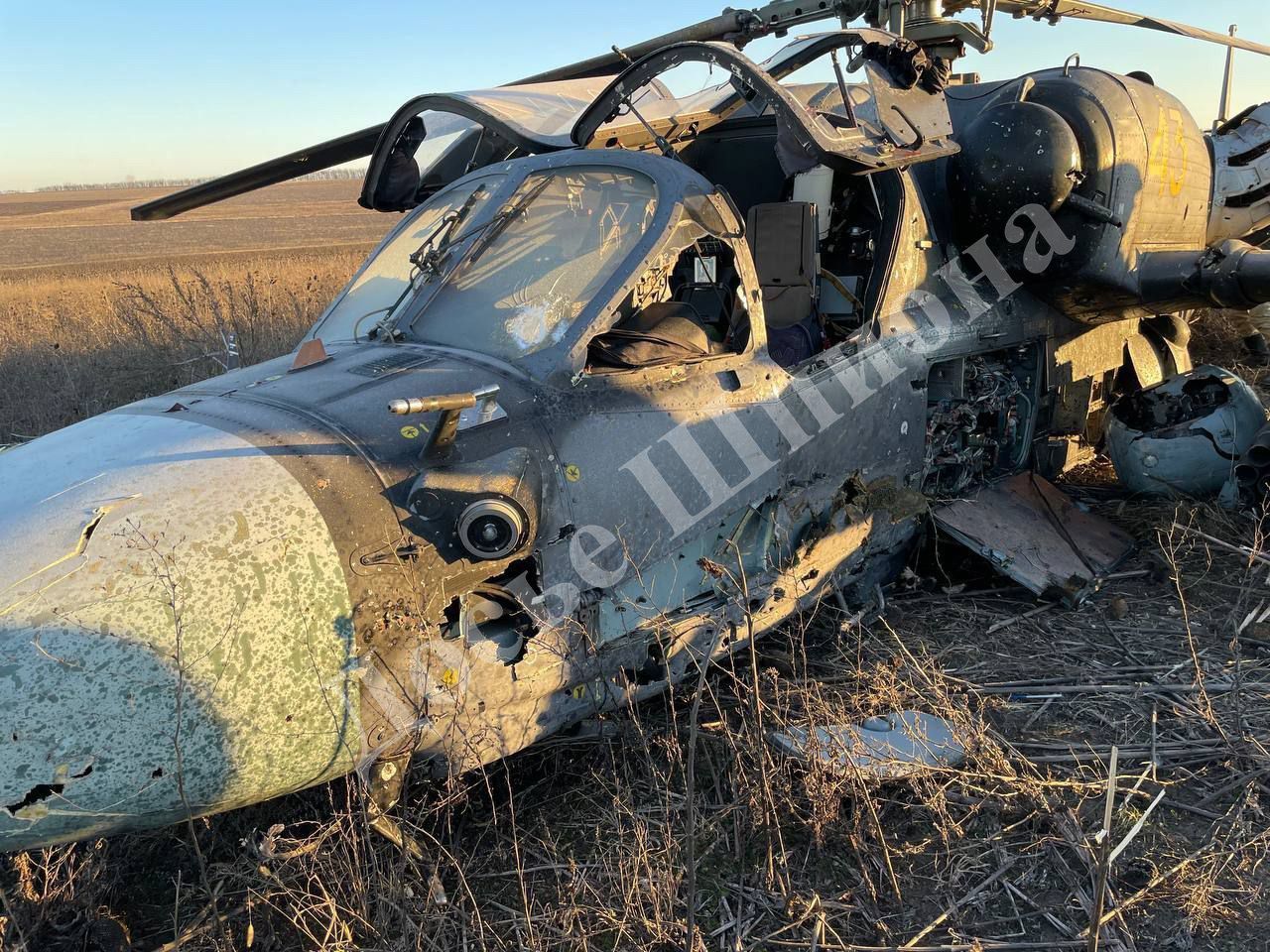 ВС РФ по ошибке расстреляли российский Ка-52 из "Панциря": вертолет рухнул в поле на Запорожье, фото