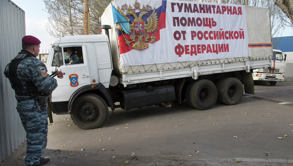 Россия уже загружает шестой гуманитарный конвой для Донбасса