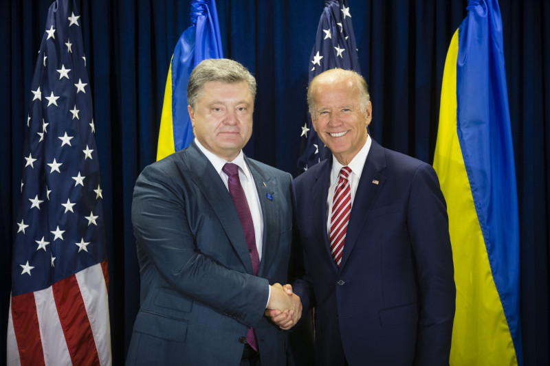 Выдавить Россию из Донбасса: о чем договорились Порошенко и Байден в США