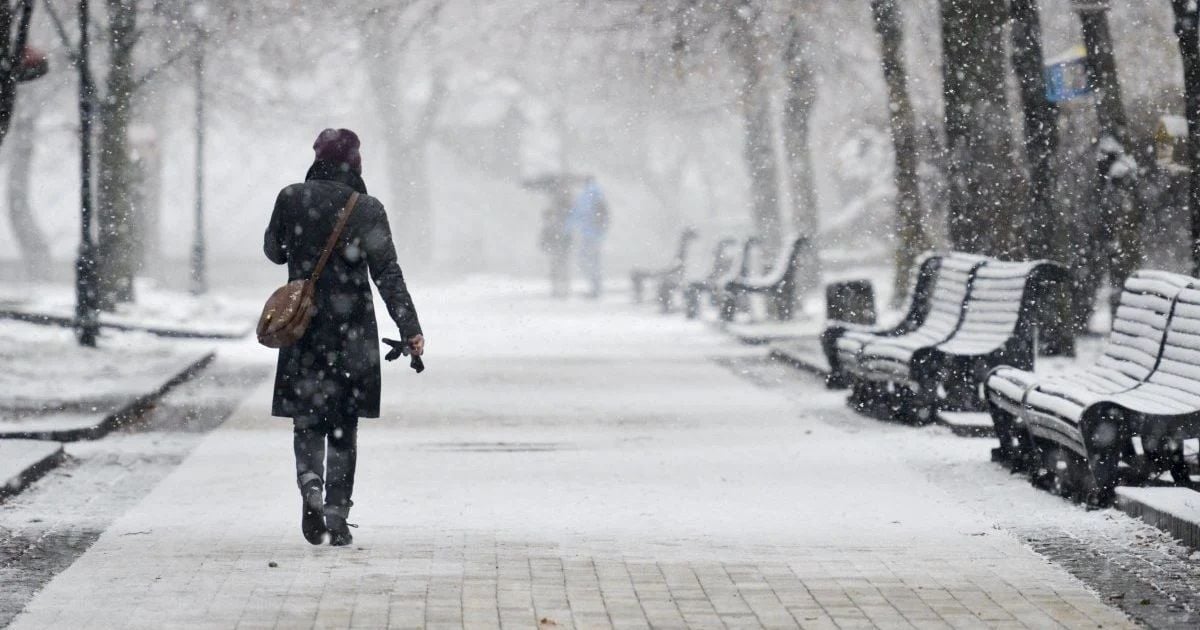 Завтра погода резко изменится: синоптики предупреждают украинцев готовится к сложному дню