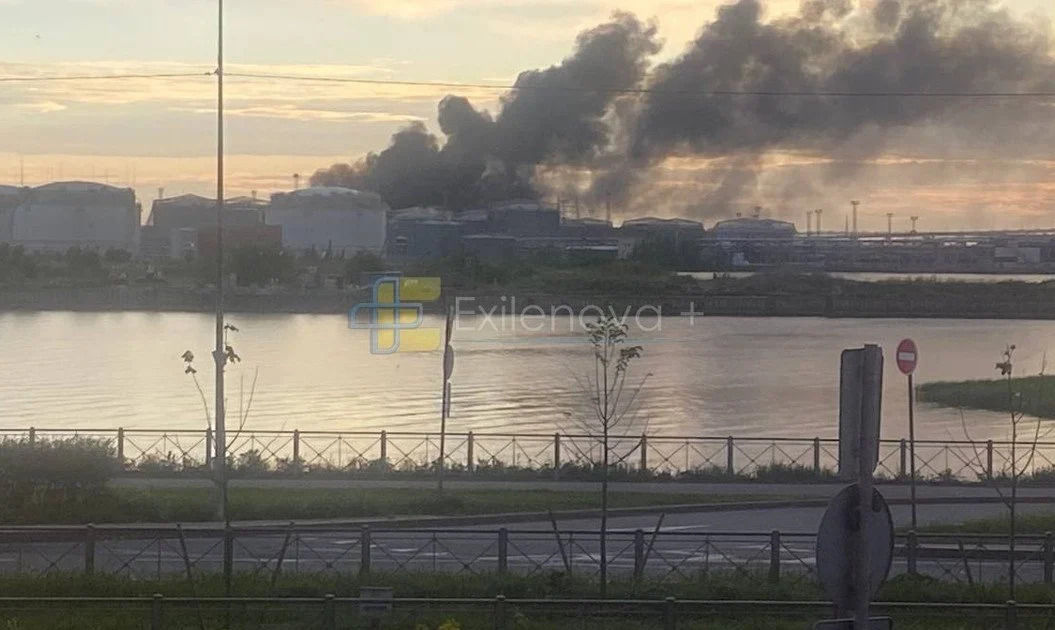 В Санкт-Петербурге после ударов БпЛА горит терминал, обеспечивающий экспорт нефти, в городе взрывы