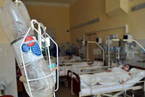 Массовое отравление на Запорожье: 30 детей отправились из оздоровительного центра в больницу