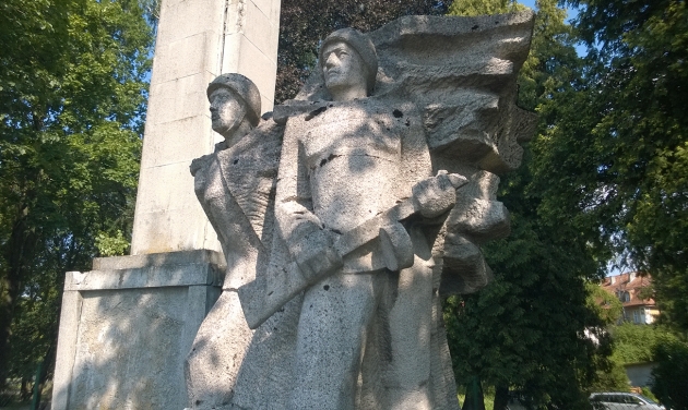 В Польше декоммунизируют памятник Красной Армии 