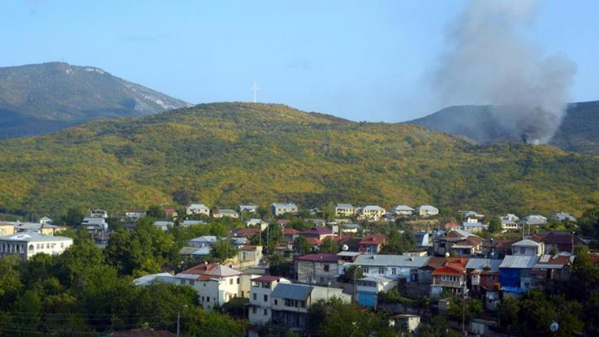 Обстрел Степанакерта и Шуши: есть пострадавшие, в Ереване и Баку выступили с заявлением