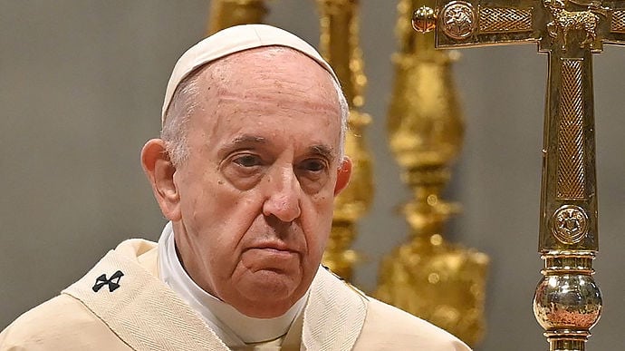 Слезы на глазах Папы Римского появились во время молитвы при упоминании об Украине 