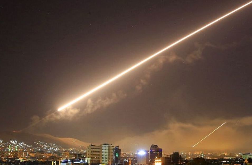 ​Авиация Израиля пробила ПВО России и разгромила аэропорт Дамаска