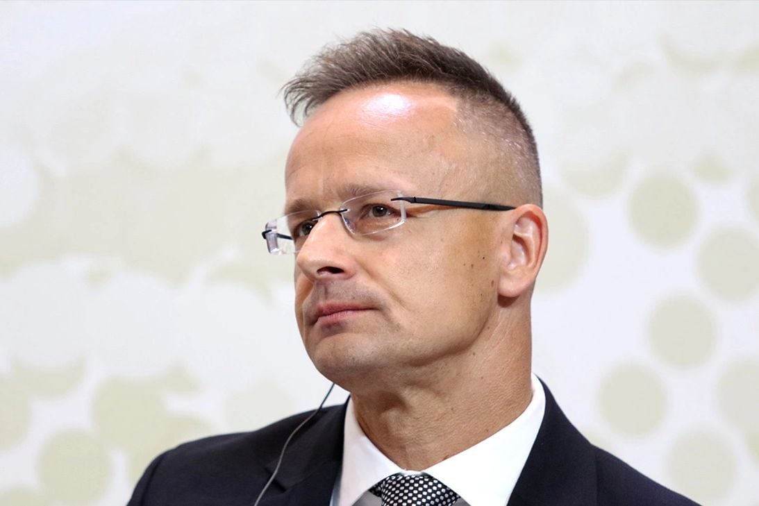 ​Сийярто стал продавцом китайских машин