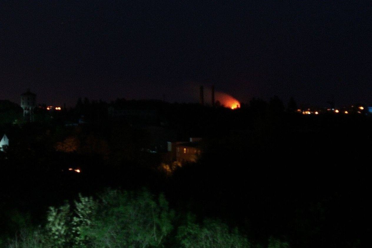 ​В Донецке "хлопки" на складе с БК армии Путина - из-за пожара снаряды детонировали всю ночь
