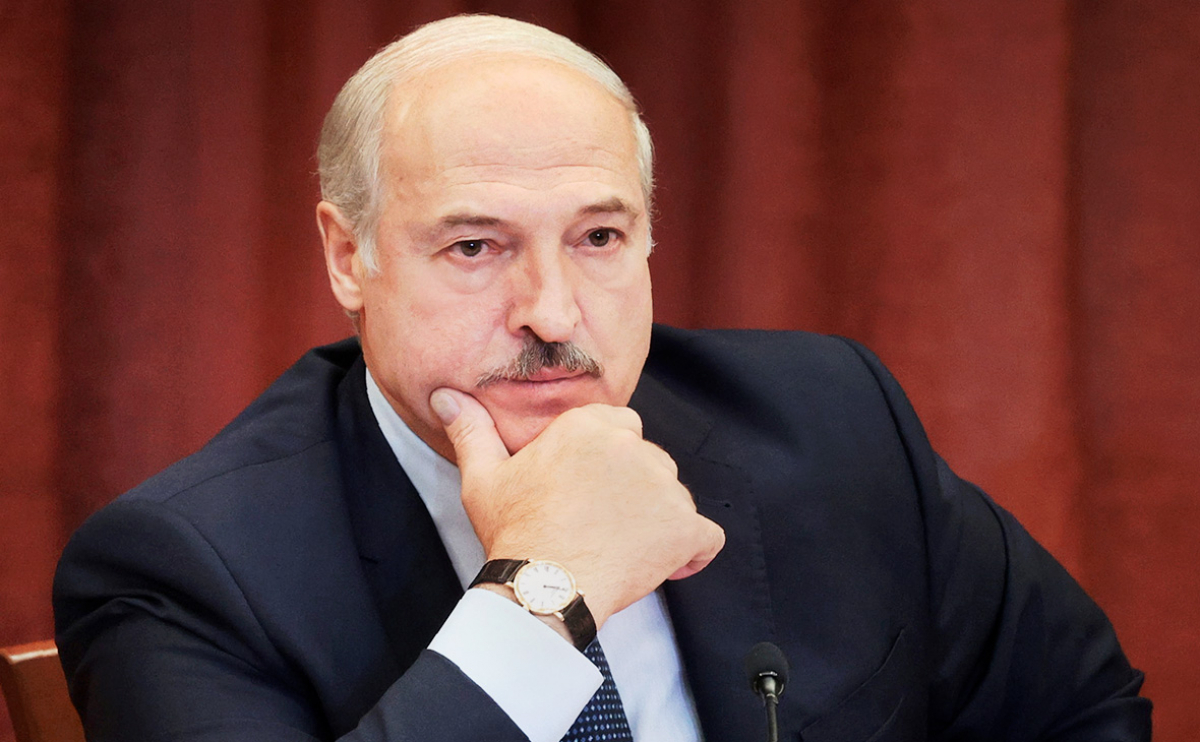 Лукашенко обвинил Украину в провокациях и попросил оружие у Путина