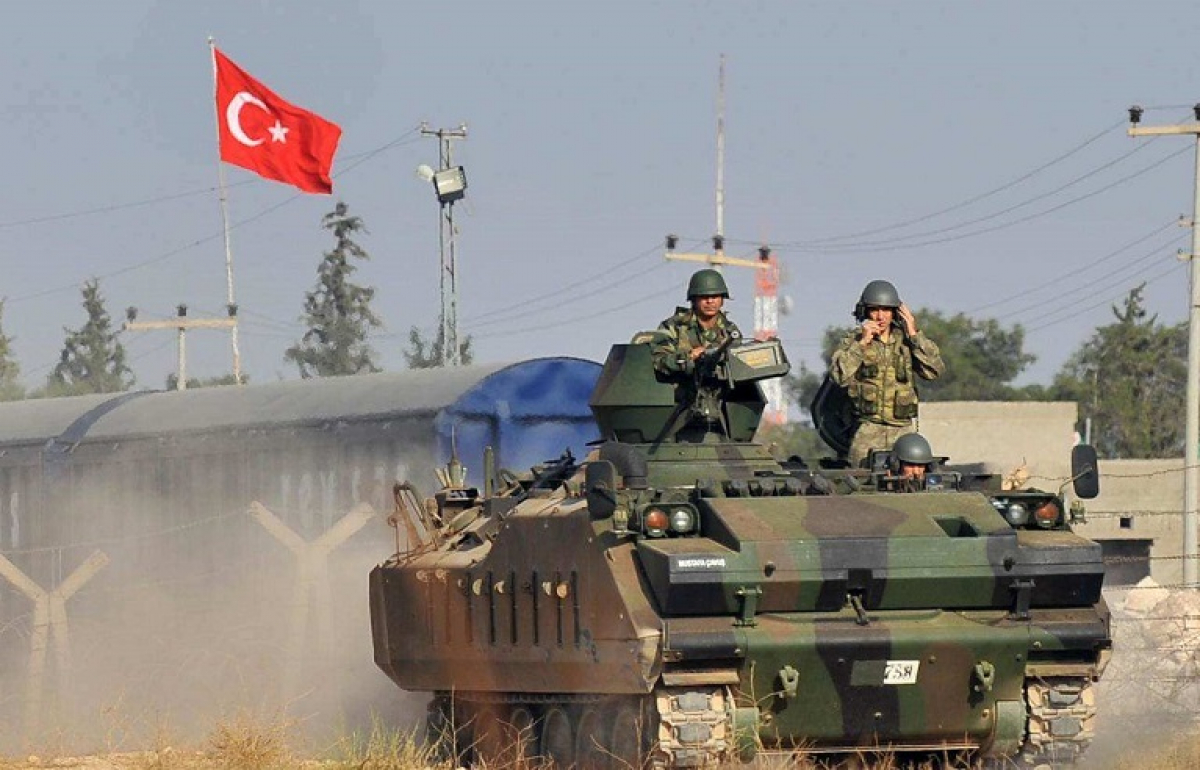 Турция нанесла удары по 115 военным объектам Асада в Сирии, сбит вертолет российского производства