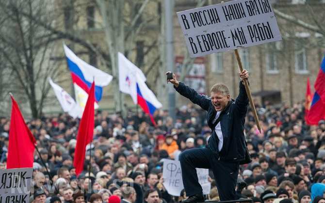 Россиянка жителям "ДНР": "В России о вас никто уже не говорит, только сочувствуют и жалеют, как сироток"