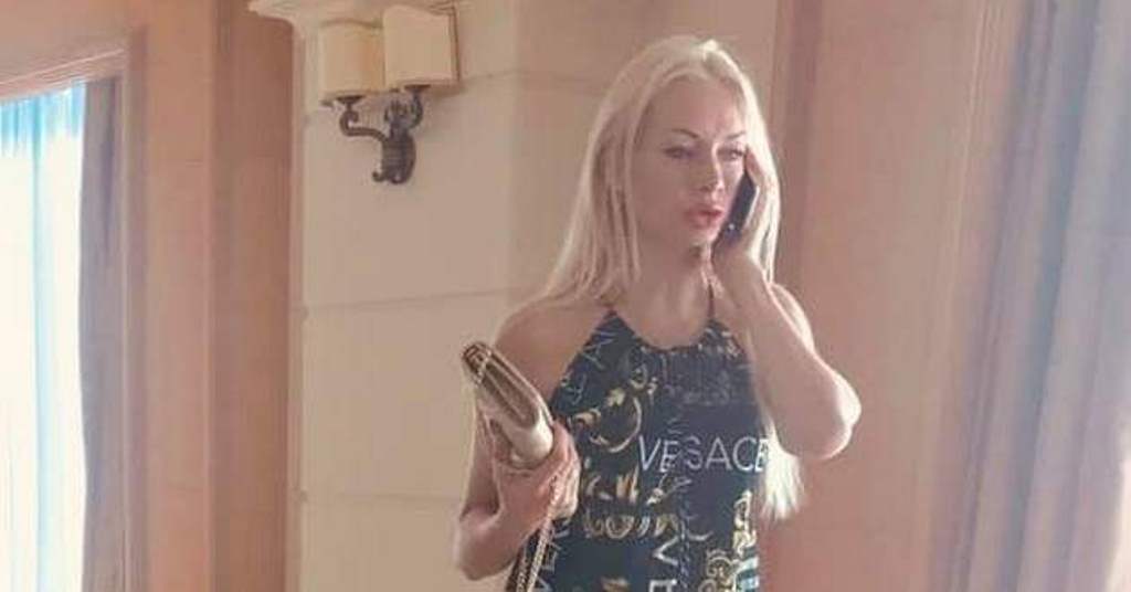 Депутат "Слуги народа" Аллахвердиева засветила наряд Versace за €430 в Трускавце - фотофакт