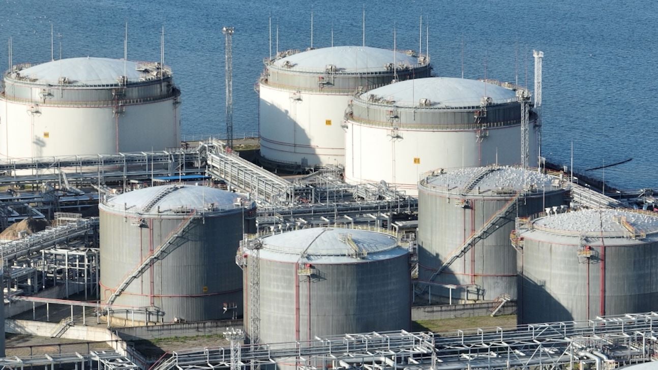 В России рухнул экспорт нефти после успешных ударов по ее терминалам – Bloomberg