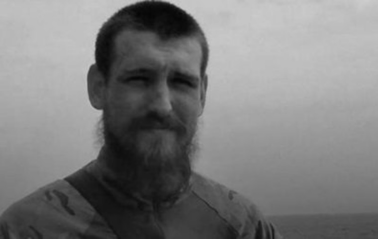 В зоне АТО от пули снайпера погиб боец полка "Азов": опубликовано фото бойца