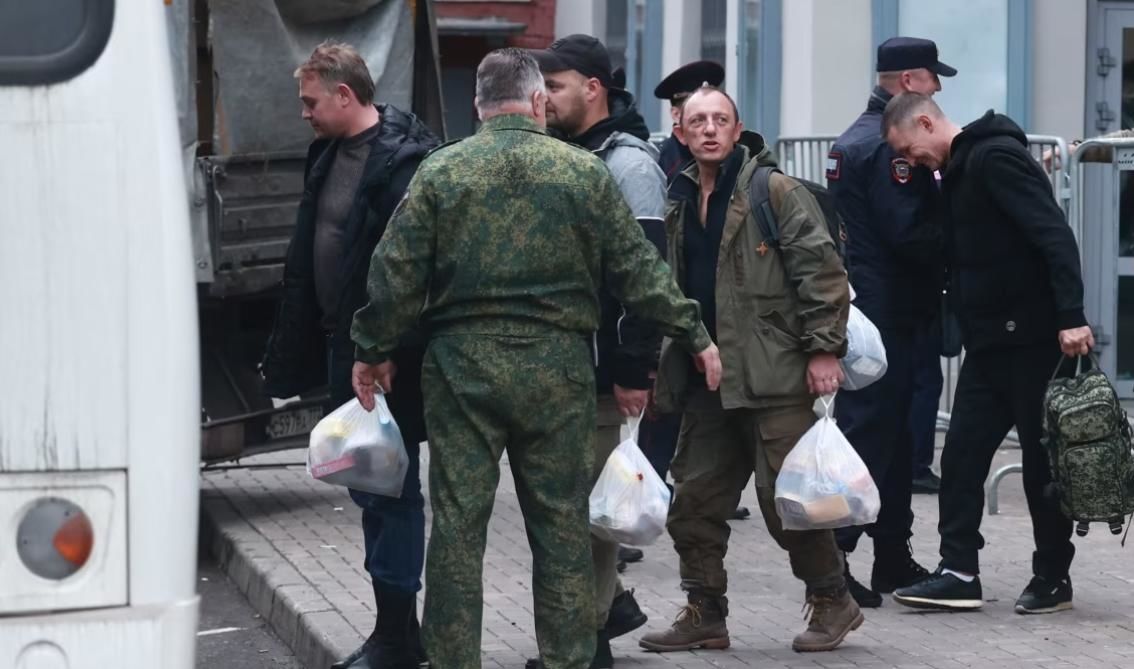 "Набирают тех, кому нечего терять", – власти РФ начали раздавать повестки уже во втором регионе страны