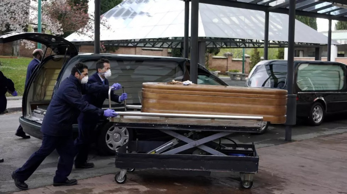 France24: Испанские военные находят пожилых пациентов "брошенными" в домах престарелых, иногда уже мертвыми