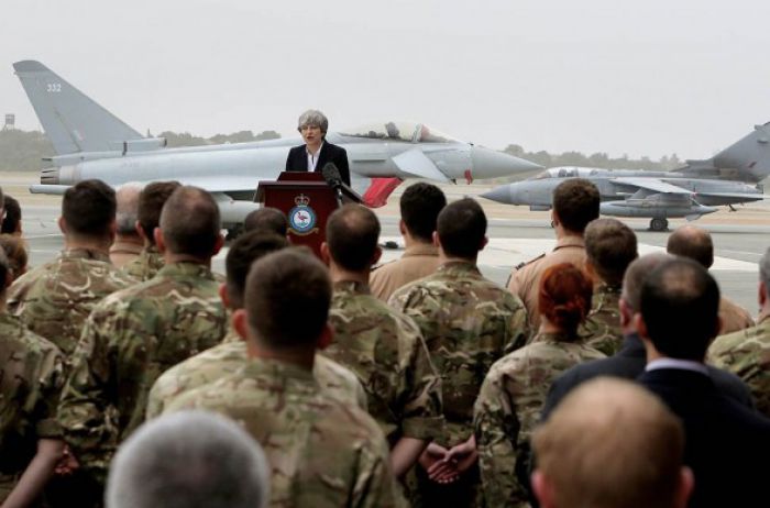 Готовится удар по Сирии? Британия наращивает военные силы на своей базе в Кипре и закрывает воздушное пространство. Подробности