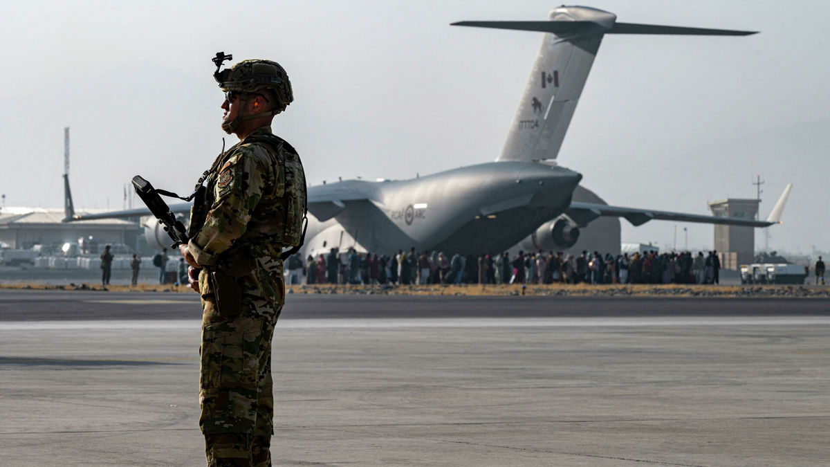 США засекретили количество американских военных в аэропорту Кабула