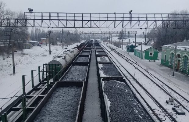 Луганская полиция изъяла у участников экономической блокады поезд: опубликовано видео
