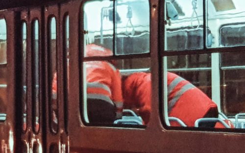 В Киеве от передозировки наркотиками 50-летний мужчина впал в кому прямо в трамвае - кадры