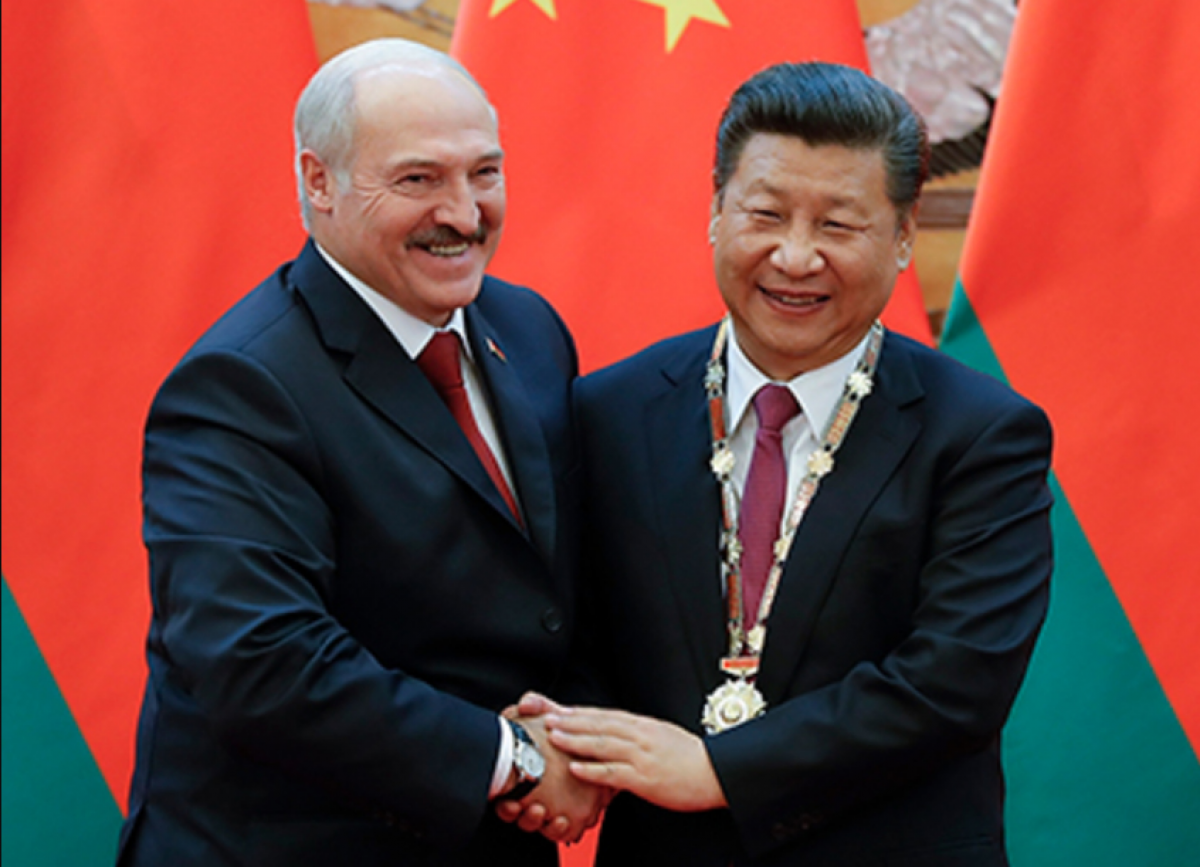 Cитуация в Беларуси: Китай послал "большой привет" России