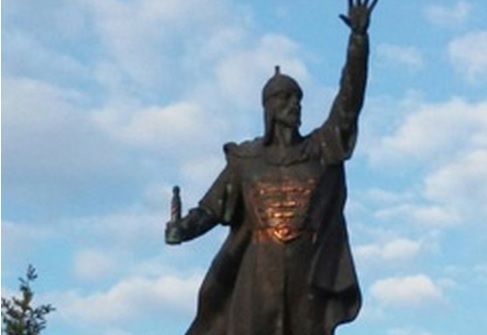 В Харькове неизвестные украли меч с памятника Александру Невскому