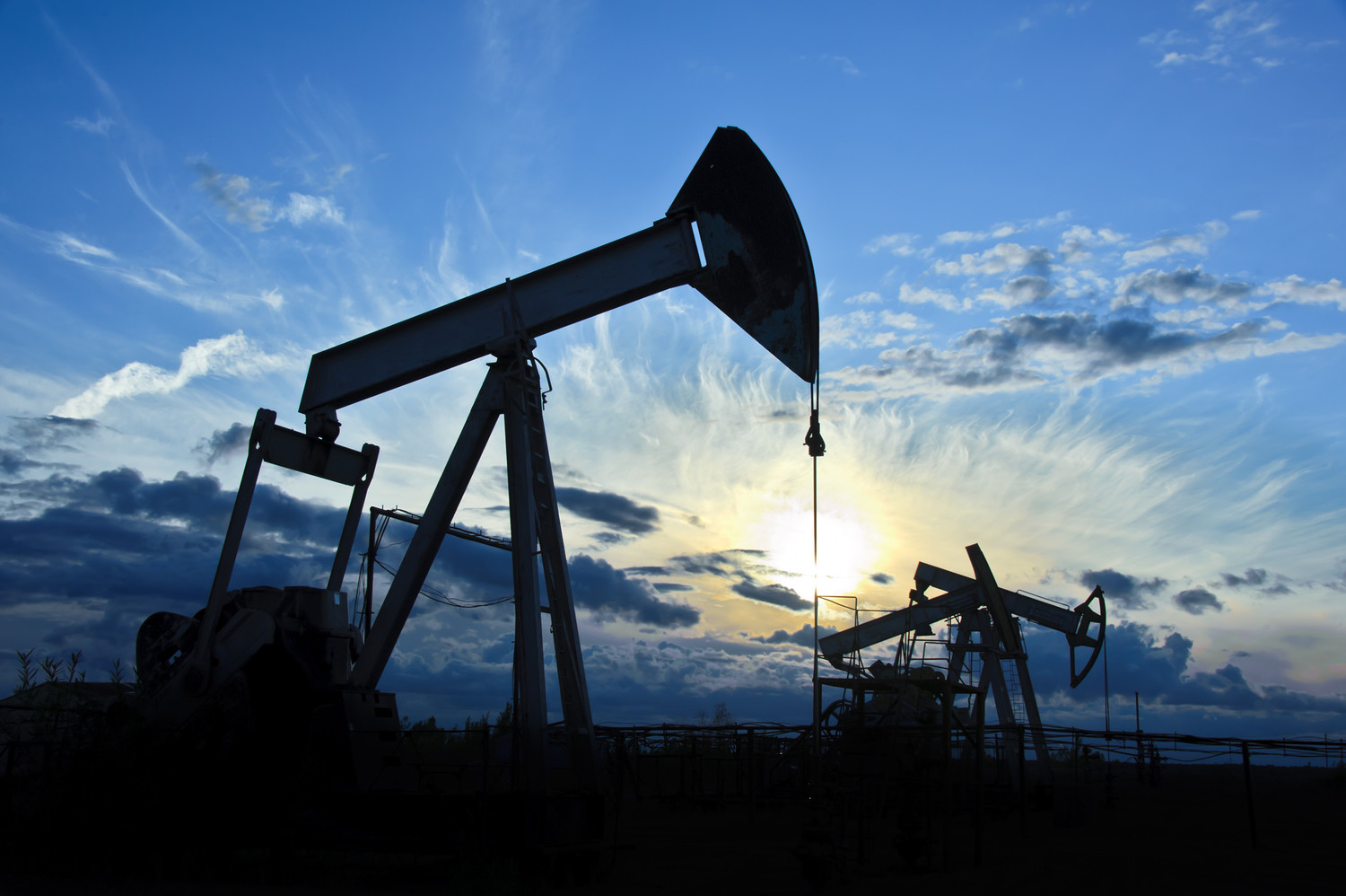 Саудовская Аравия снова обрушила цены на нефть и вытесняет РФ с рынка в Европе