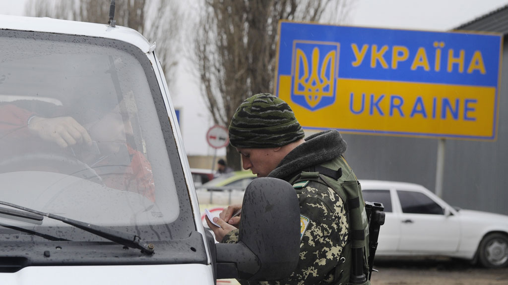 Госпогранслужба попросит украинцев сообщать об иностранцах, незаконно едущих в Крым