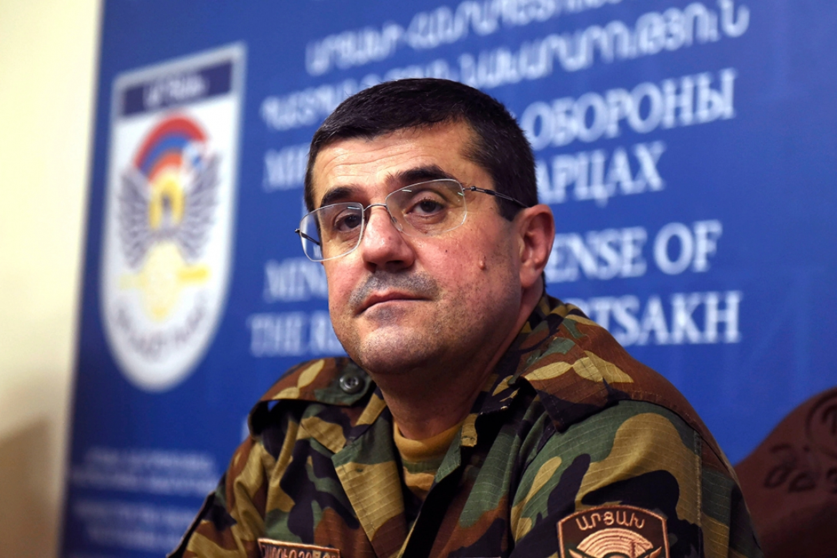 ​СМИ: Авиация Азербайджана разбила колонну с "президентом" Карабаха Арутюняном