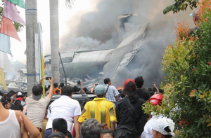 Число жертв авиакатастрофы в Индонезии выросло до 38 человек