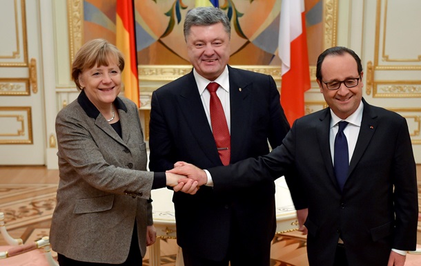 Порошенко обсудил насущные вопросы по Донбассу с Олландом и Меркель 