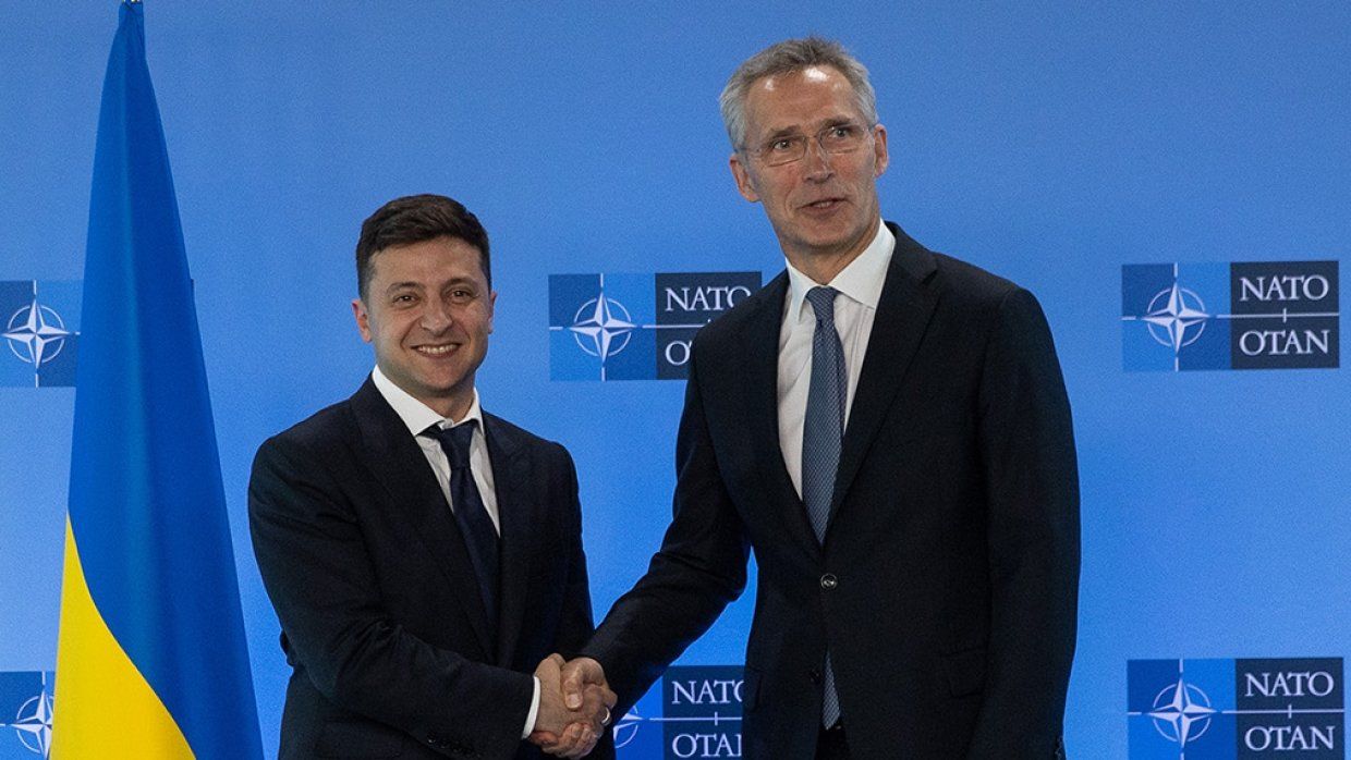 Украина в НАТО: Зеленский попросил ПДЧ у генсека Столтенберга