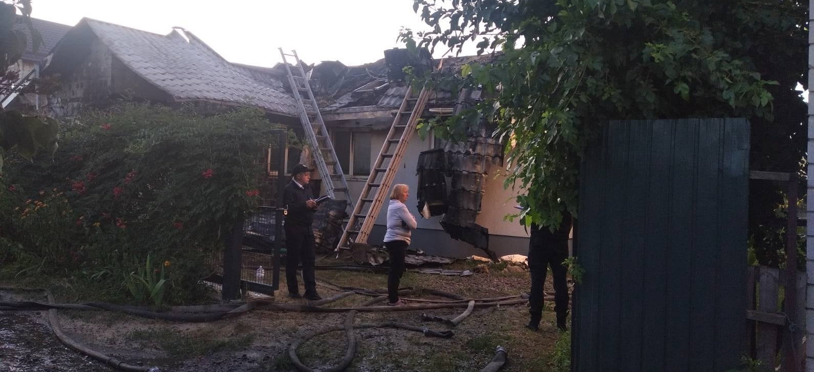 Неизвестные сожгли дом активисту Виталию Шабунину: глава ЦПК и семья не пострадали