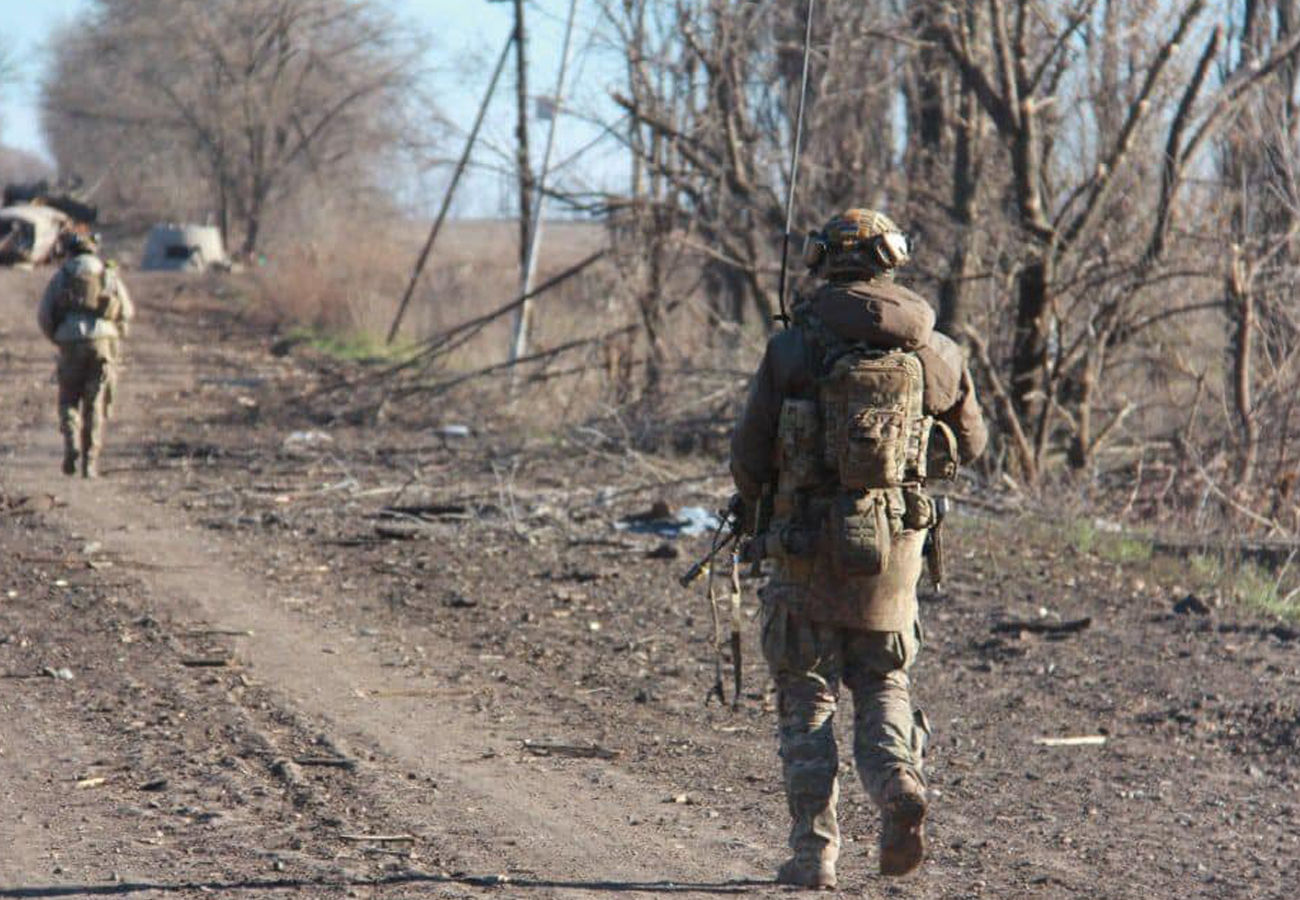 У зруйнованих будинках лежать тіла окупантів: Гайдай показав кадри звільненої Макіївки