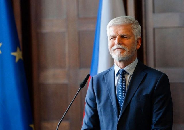 Аварія на мотоциклі за участю президента Чехії Павелом: відомий стан його здоров'я 