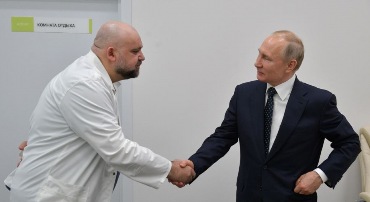 Главврач московской больницы Проценко, жавший руку Путину и без маски ездивший с ним в лифте, заражен коронавирусом  