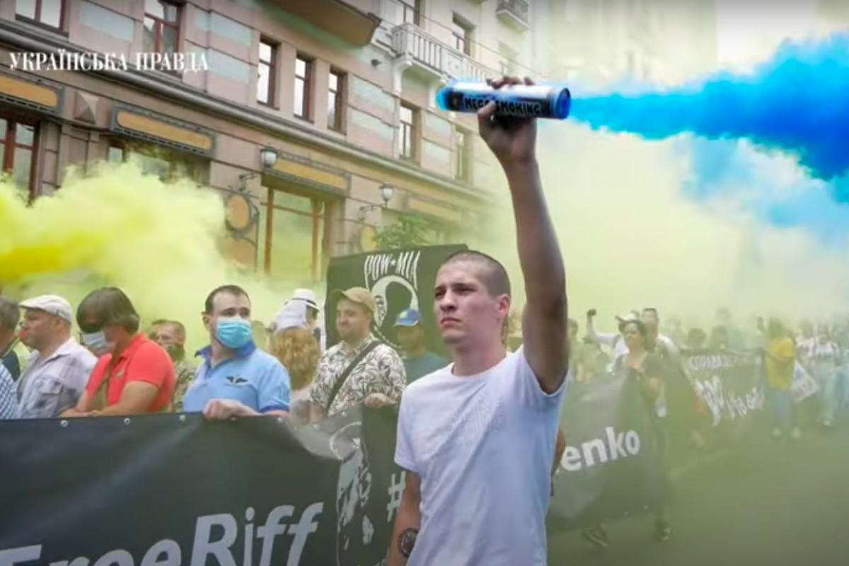 ​В Киеве тысячи вышли на акцию "200 дней лжи" и требовали отставки Авакова: кадры