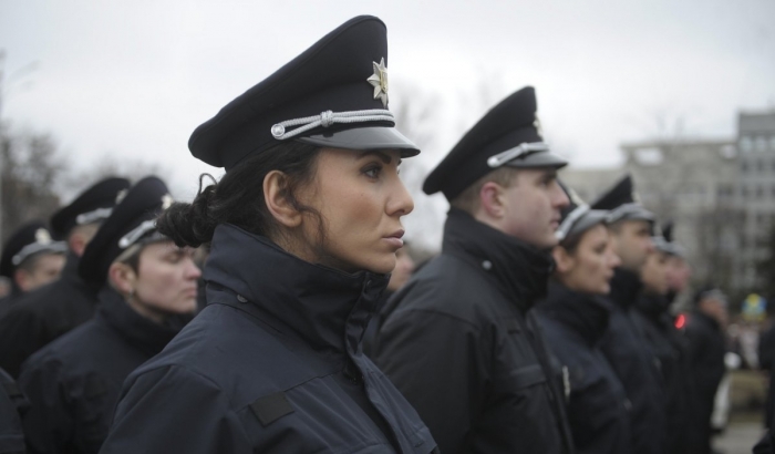 Очередной скандал в патрульной полиции: две девушки-копа жестоко подрались в Запорожье