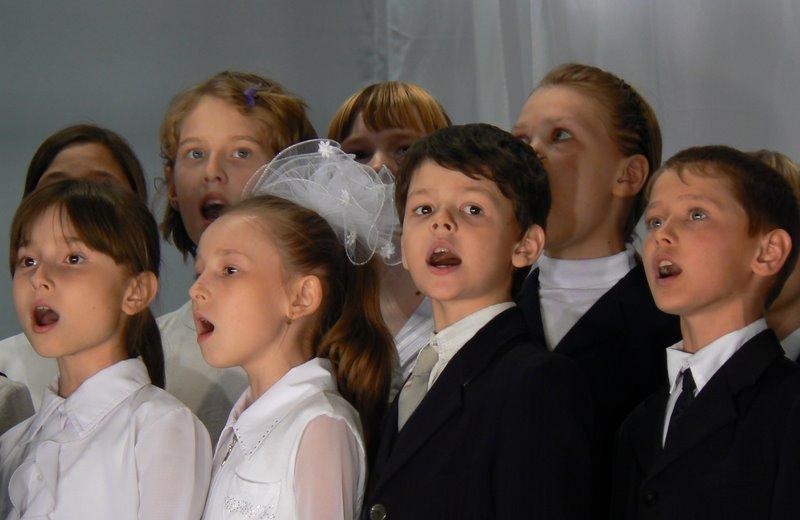Новосибирские школы готовят учеников к зоне. На уроках детям задали выучить песню из тюремного репертуара Круга
