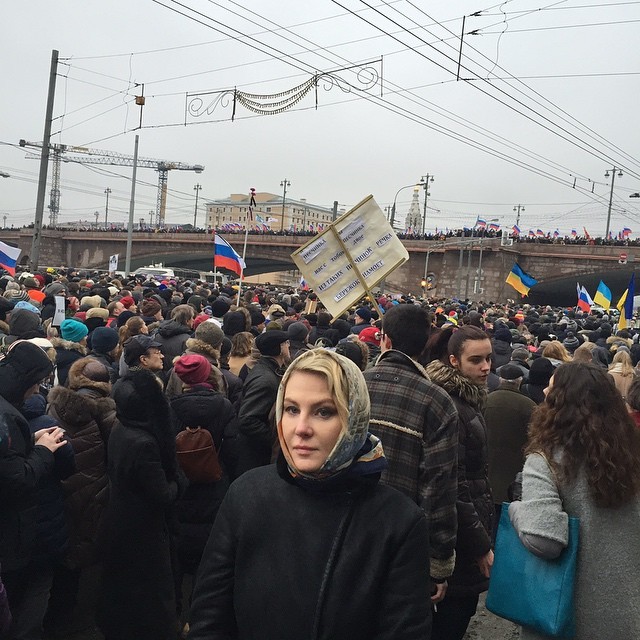 "Из таких песчинок речка бережок намоет": Подборка красноречивых лозунгов памяти Немцова