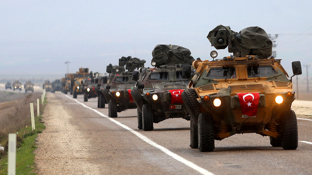 Армия Турции уничтожила два танка асадовцев, один захвачен - штурмом взят город Нейроб, идет зачистка 